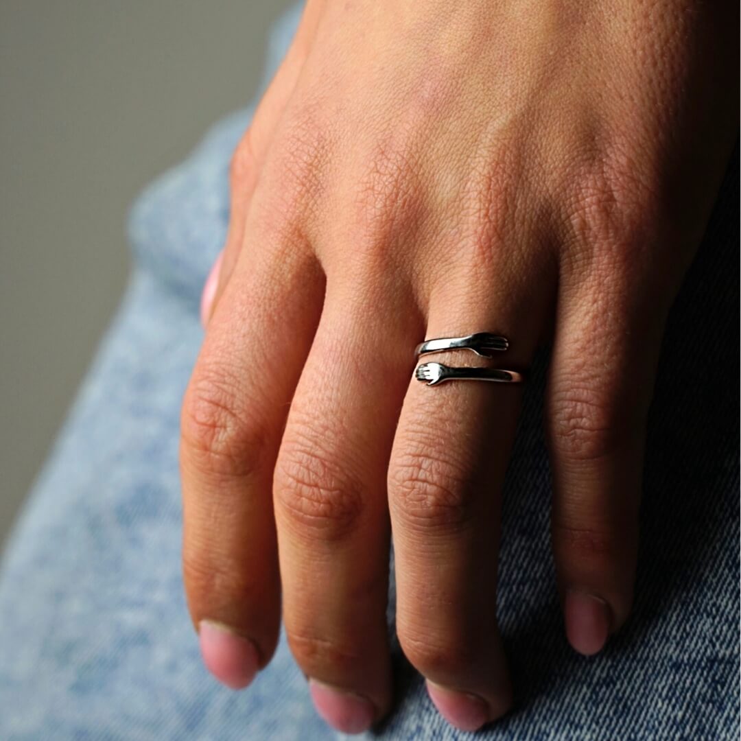 Hug Ring 1+1 Free