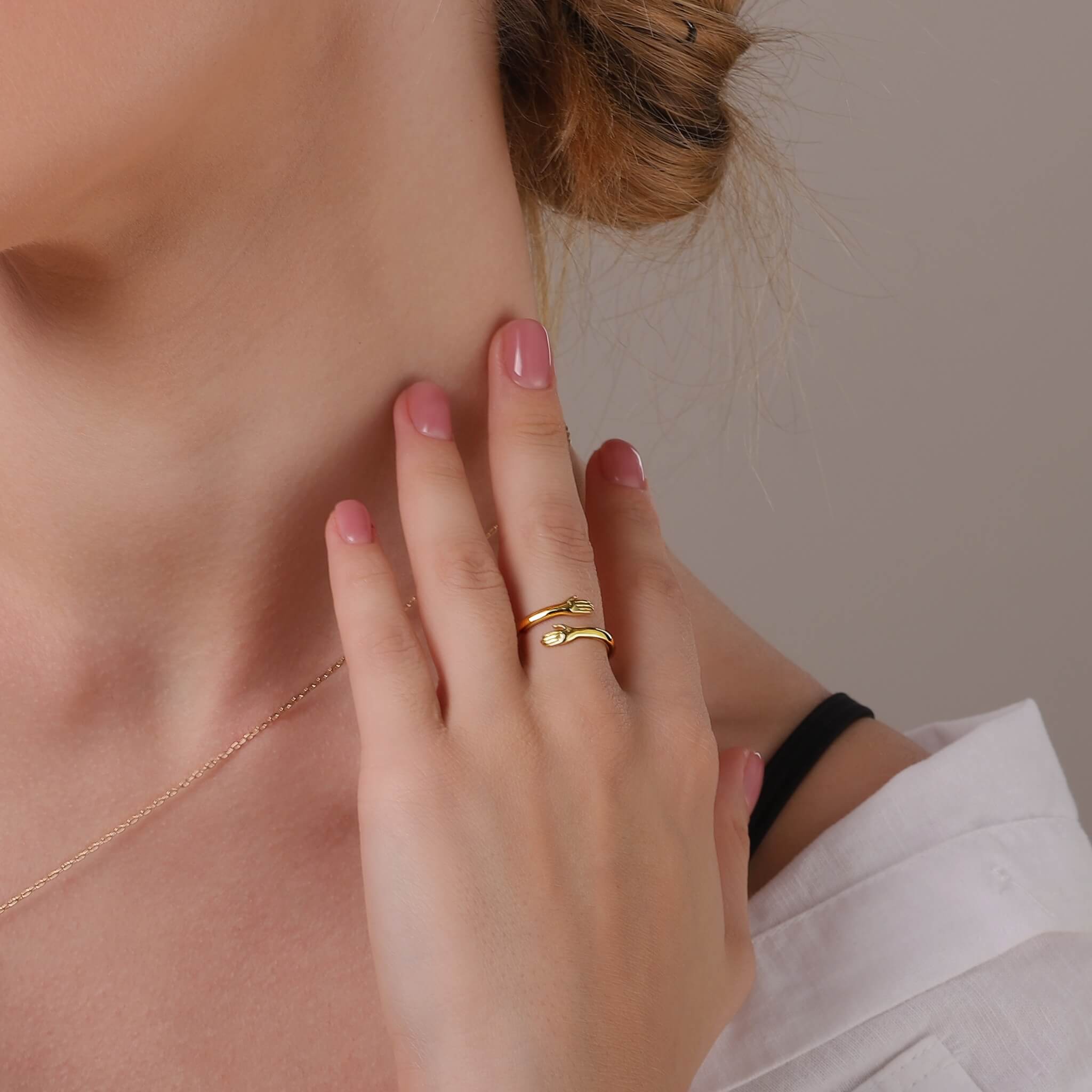 Hug Ring 1+1 Free